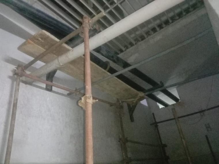 Slab Shuttering & Support — Scaffolding and formwork for an elevated RCC slab